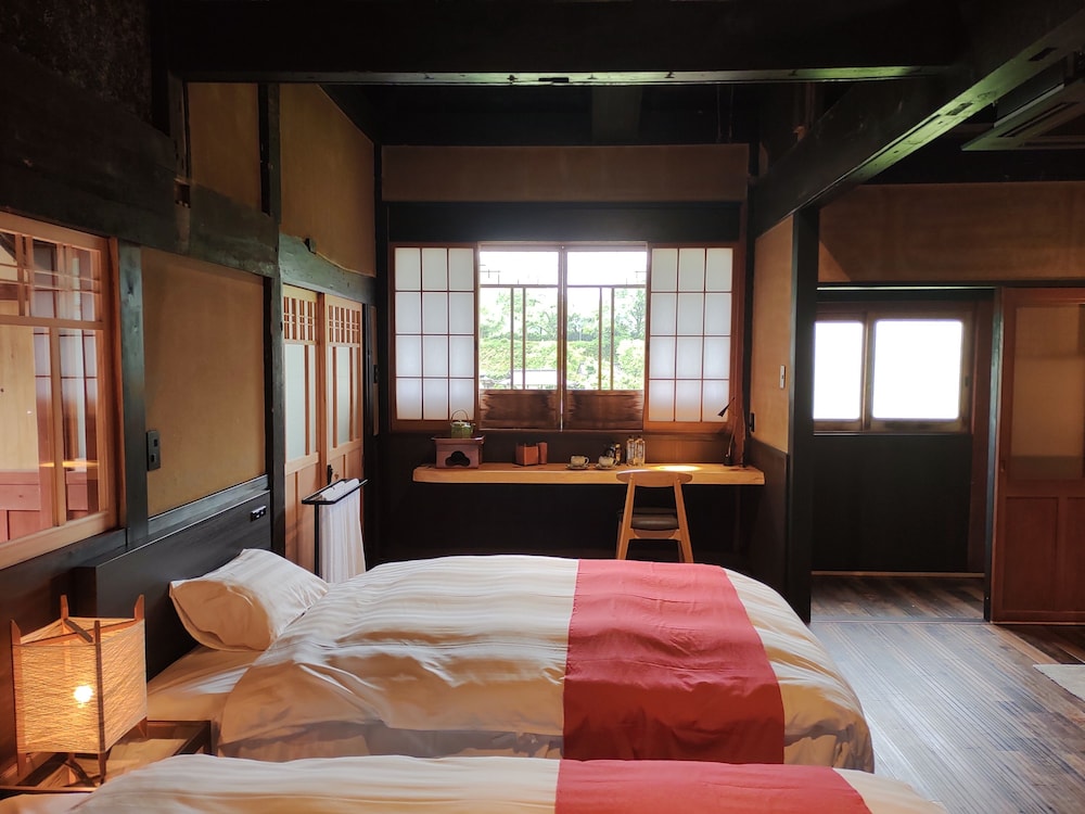 蛍火 HOTARUBI 102 部屋貸し 禁煙 (フロント施設から2.4km) 客室15 | NIPPONIA 美山鶴ヶ岡 山の郷