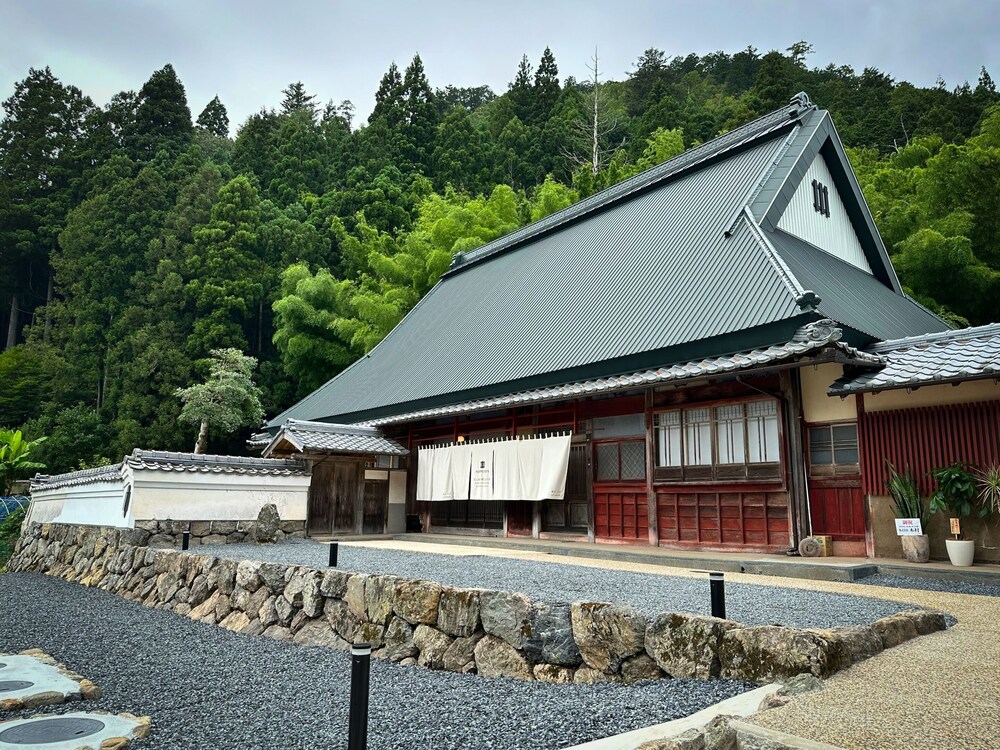 蛍火 HOTARUBI 102 部屋貸し 禁煙 (フロント施設から2.4km) 客室16 | NIPPONIA 美山鶴ヶ岡 山の郷