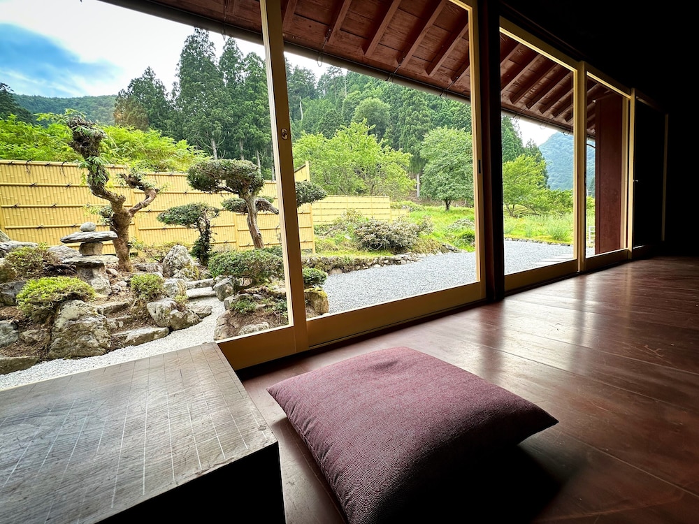 水音 MIZUOTO 一棟貸し 禁煙 (フロント施設から4.5km) 客室15 | NIPPONIA 美山鶴ヶ岡 山の郷
