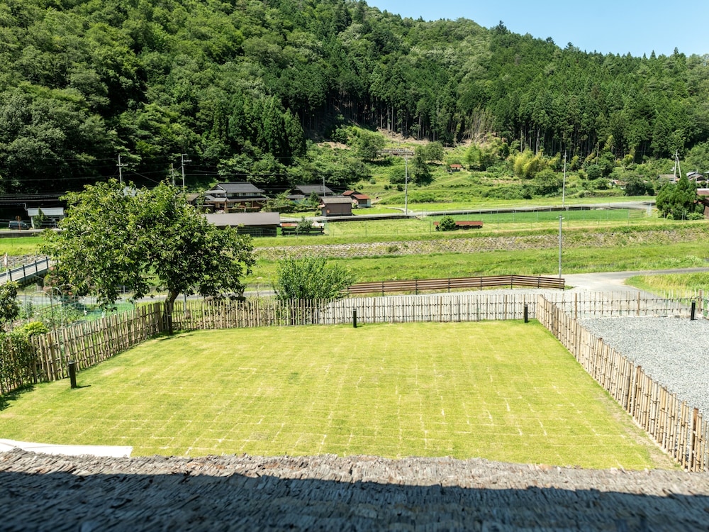松明 MATSUAKARI 一棟貸し 禁煙 (フロント施設から0.5km) 客室30 | NIPPONIA 美山鶴ヶ岡 山の郷