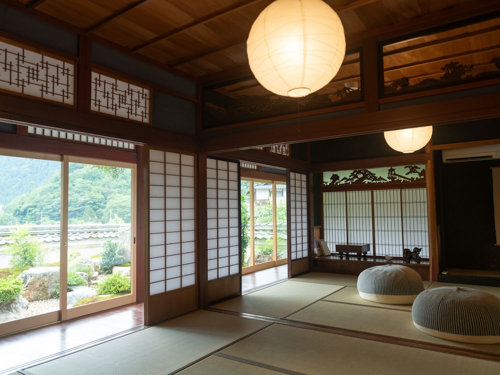 蛍火 HOTARUBI 101 部屋貸し 禁煙 (フロント施設から2.4km) 客室35 | NIPPONIA 美山鶴ヶ岡 山の郷