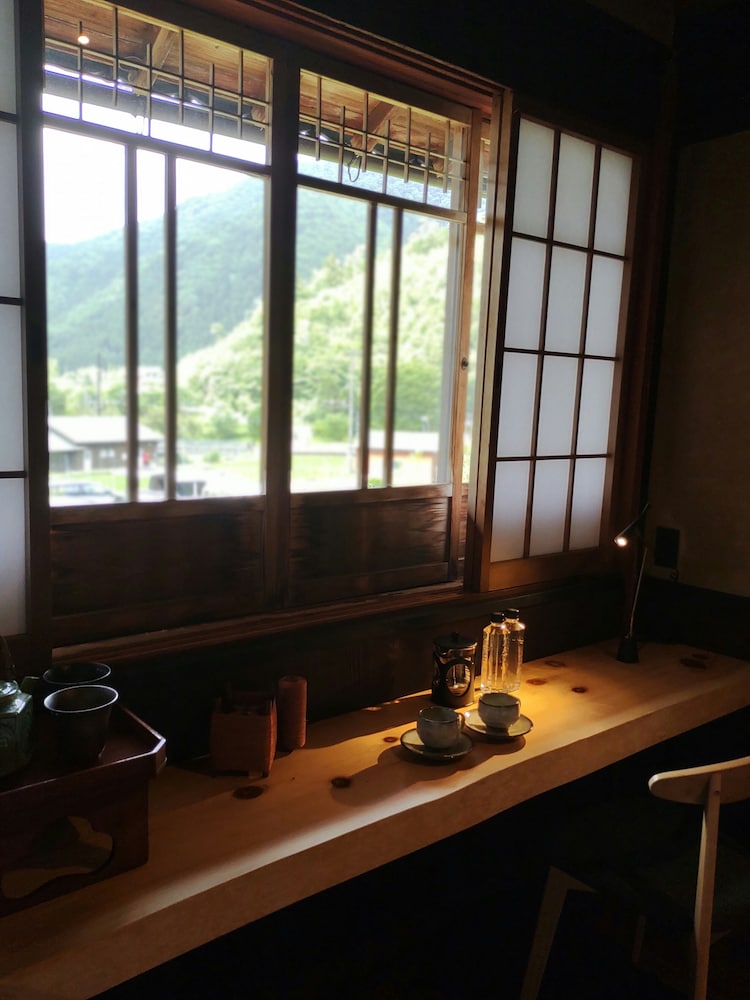 蛍火 HOTARUBI 102 部屋貸し 禁煙 (フロント施設から2.4km) マウンテン ビュー0 | NIPPONIA 美山鶴ヶ岡 山の郷