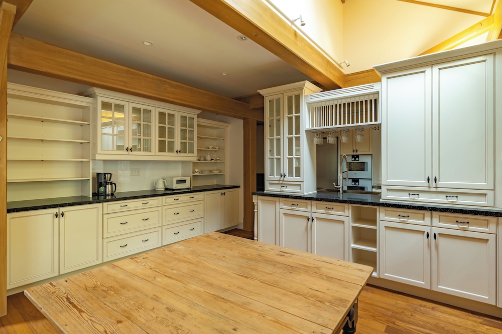 ラグジュアリー ヴィラ 専用キッチン1 | 那須高原ロッジ - 伊藤台倶楽部