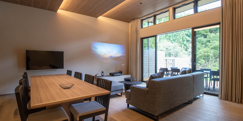 [A棟] 102平米/ペット不可/天然温泉, サウナ, テラス付き | Rakuten STAY VILLA 日光