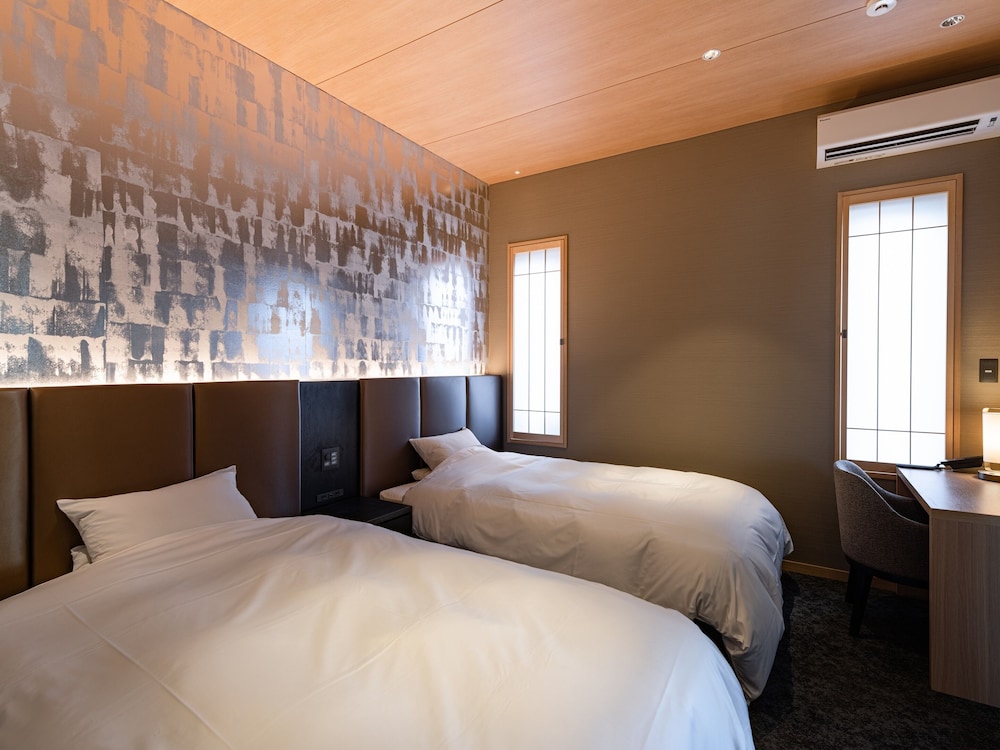 [103] さつき/金泉露天風呂付客室 (65平米) 禁煙 客室2 | 四季の彩 旅篭