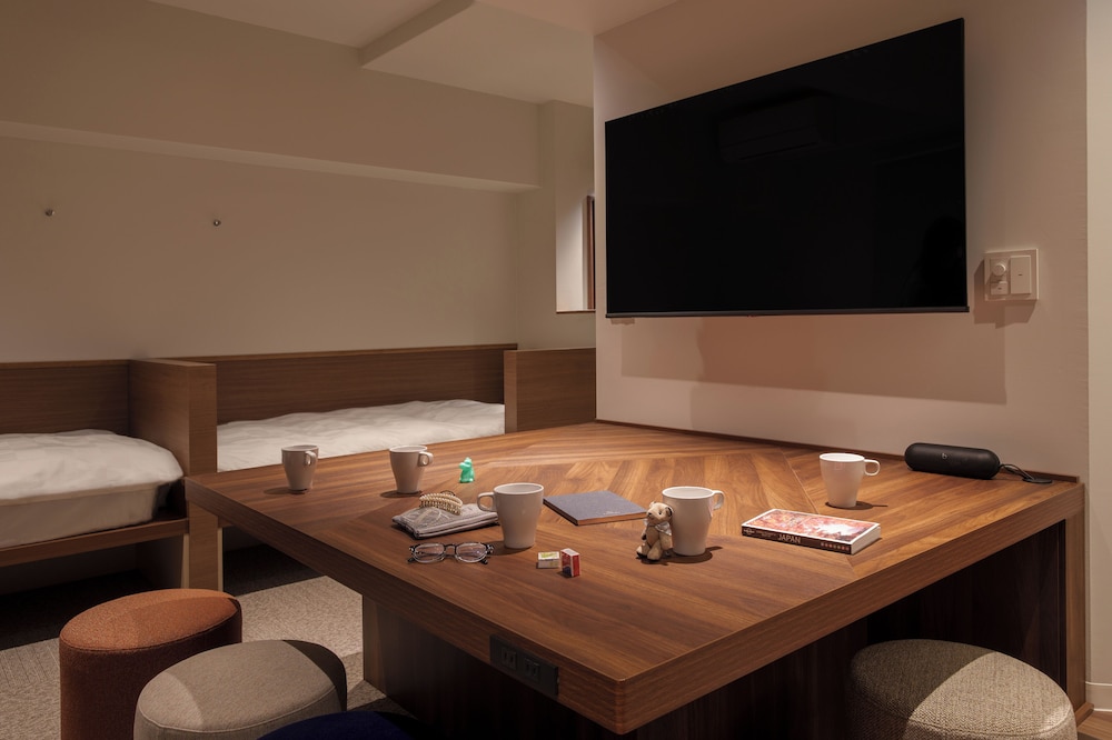 ファミリー 5 / 上層階 禁煙 客室5 | the b 大阪新世界