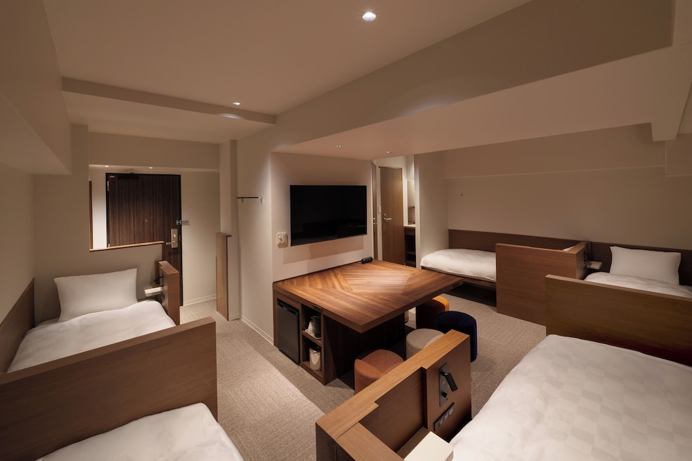 ファミリー 5 / 上層階 禁煙 | the b 大阪新世界