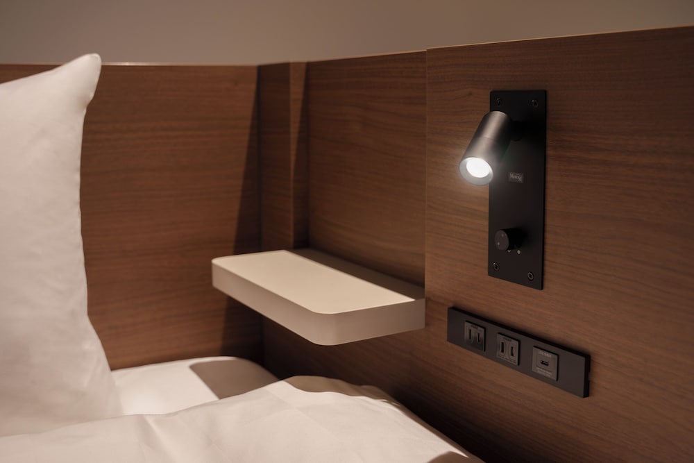 ファミリー 5 / 上層階 禁煙 客室の設備とサービス1 | the b 大阪新世界