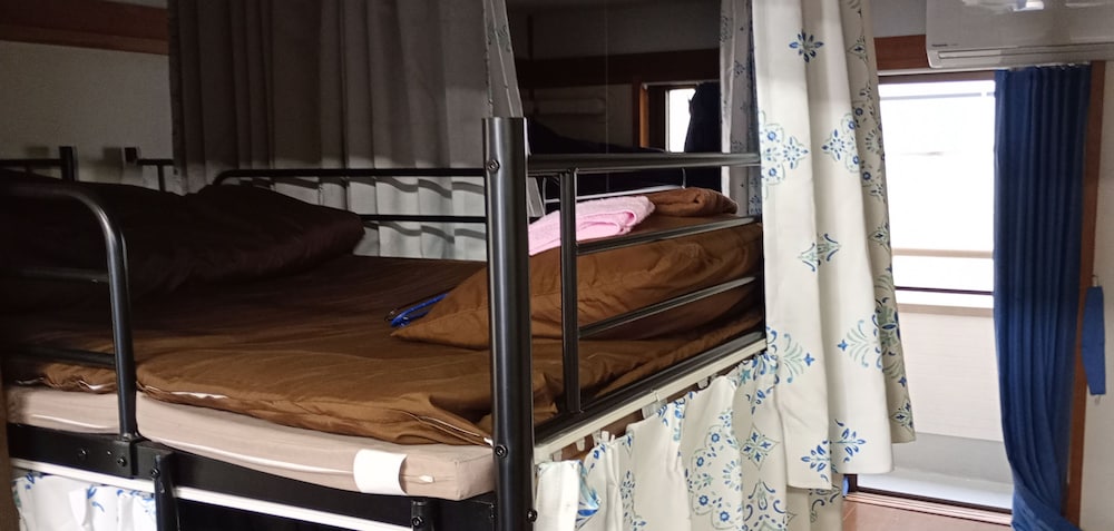 西新井駅から100mの好立地 定員5名ファミリールーム 禁煙 客室2 | GUEST HOUSE SAKAE