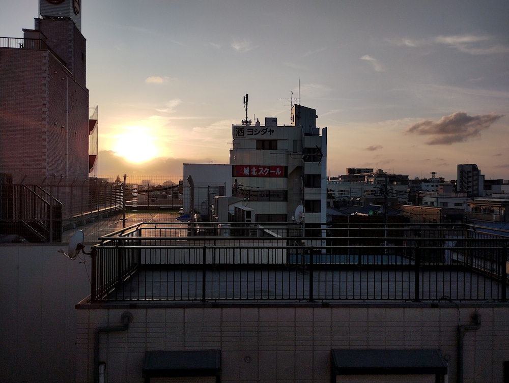 西新井駅から100mの好立地 定員5名ファミリールーム 禁煙 テラス / パティオ1 | GUEST HOUSE SAKAE