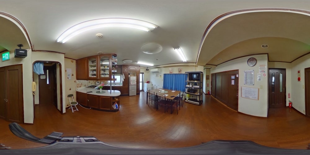 フロント1 | GUEST HOUSE SAKAE