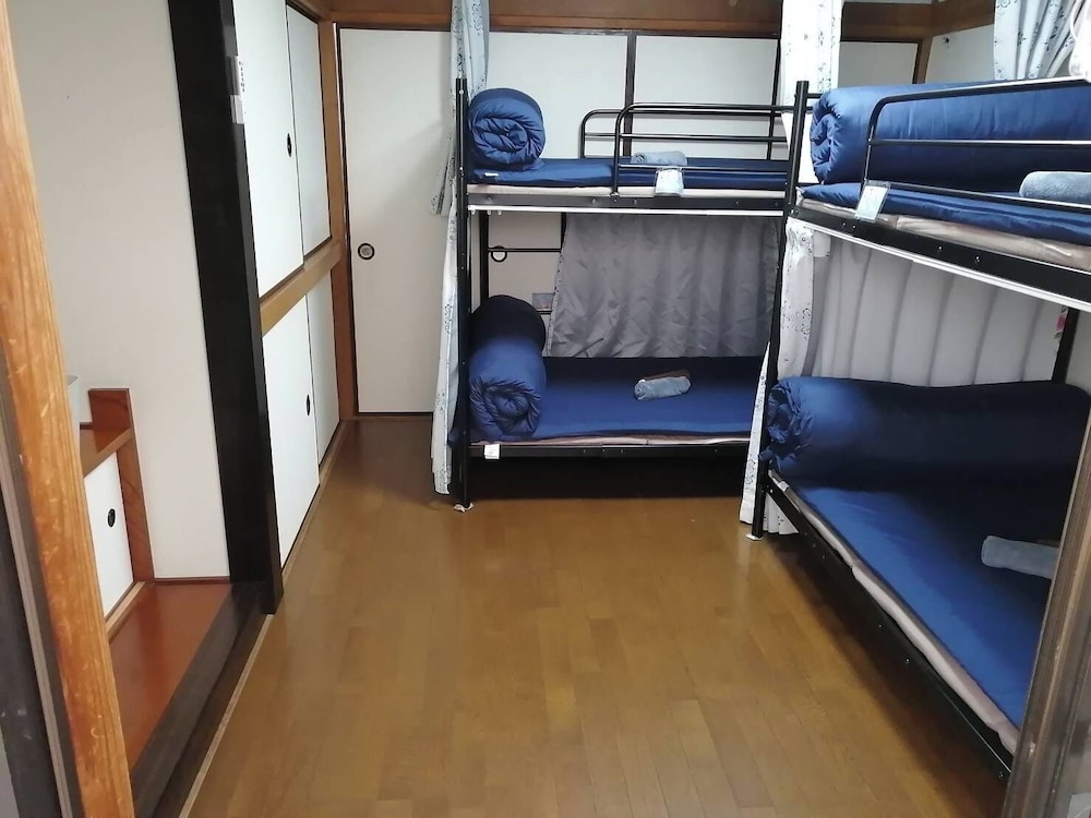 西新井駅から100mの好立地 定員5名ファミリールーム 禁煙 客室10 | GUEST HOUSE SAKAE