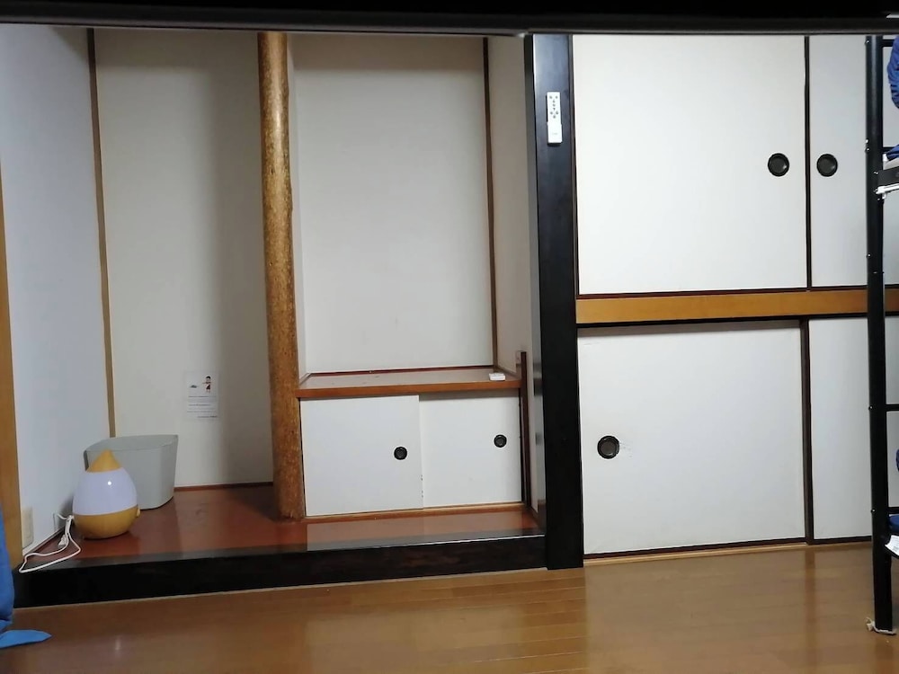 西新井駅から100mの好立地 定員5名ファミリールーム 禁煙 客室14 | GUEST HOUSE SAKAE