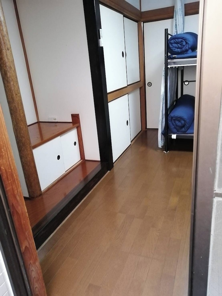 西新井駅から100mの好立地 定員5名ファミリールーム 禁煙 客室9 | GUEST HOUSE SAKAE