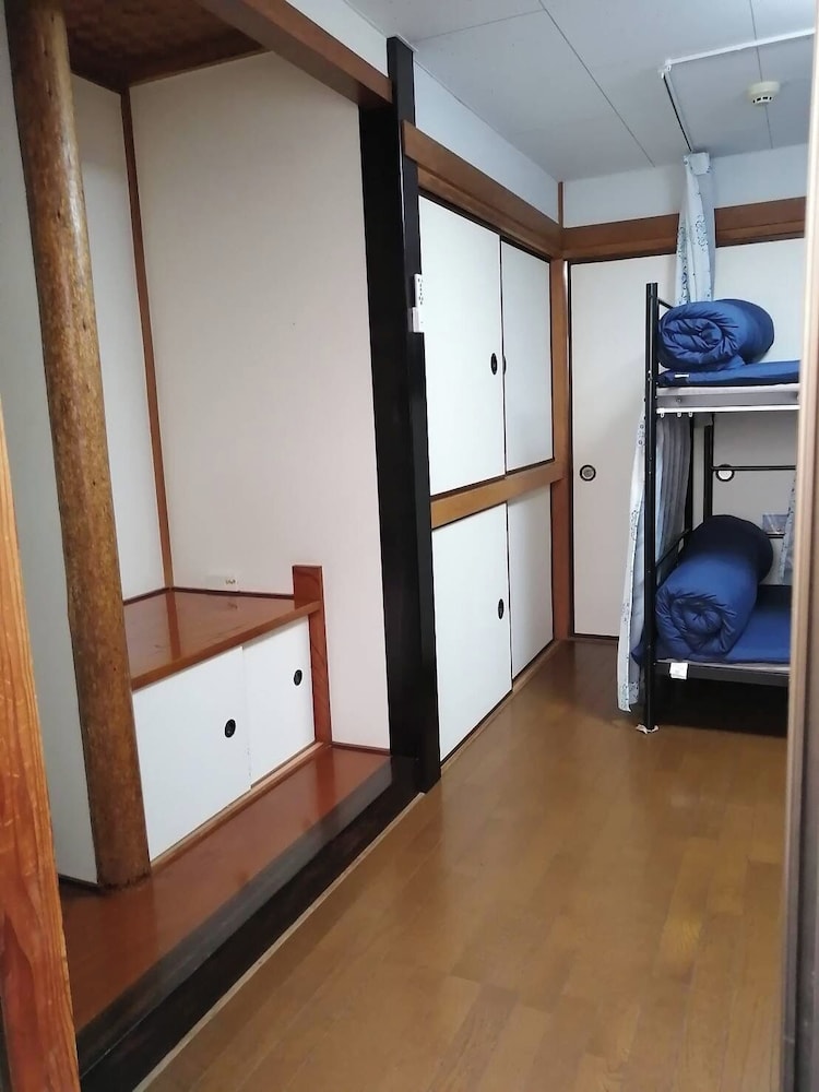 西新井駅から100mの好立地 定員5名ファミリールーム 禁煙 客室8 | GUEST HOUSE SAKAE