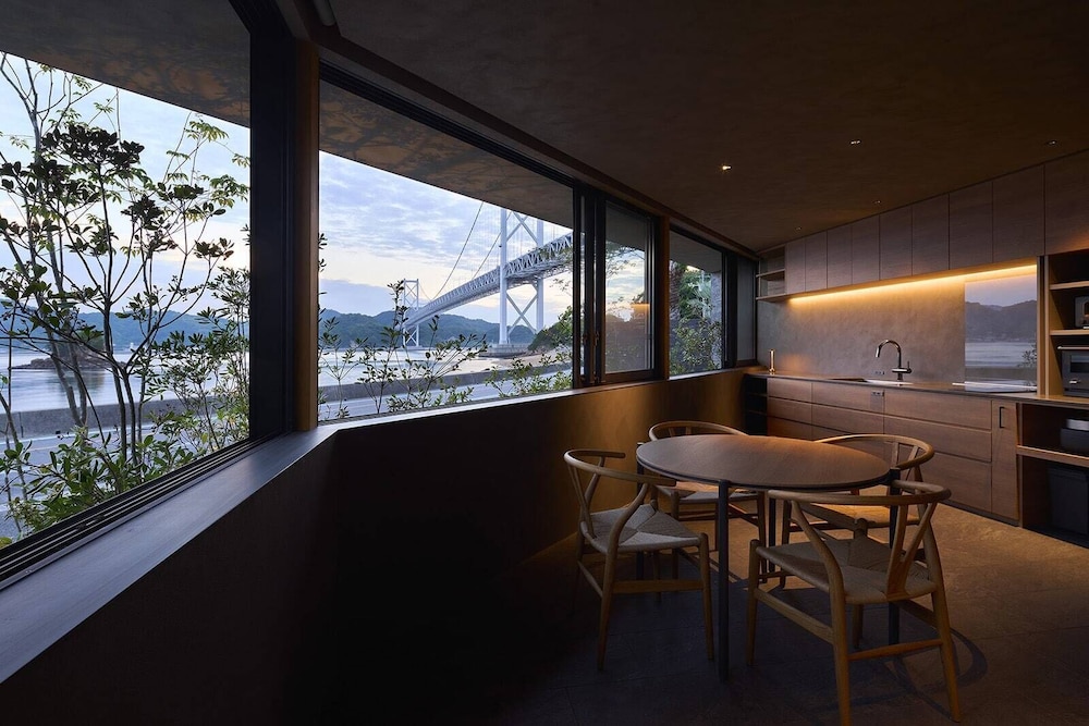 Shallow Sea | Seaside Villa SEEN