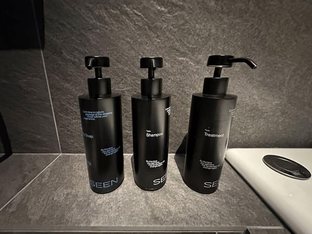 Shallow Sea バスルーム1 | Seaside Villa SEEN