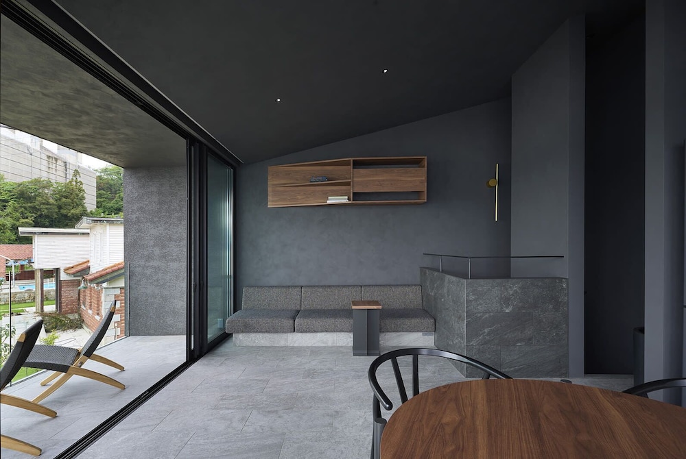 Deep Sea リビング エリア2 | Seaside Villa SEEN