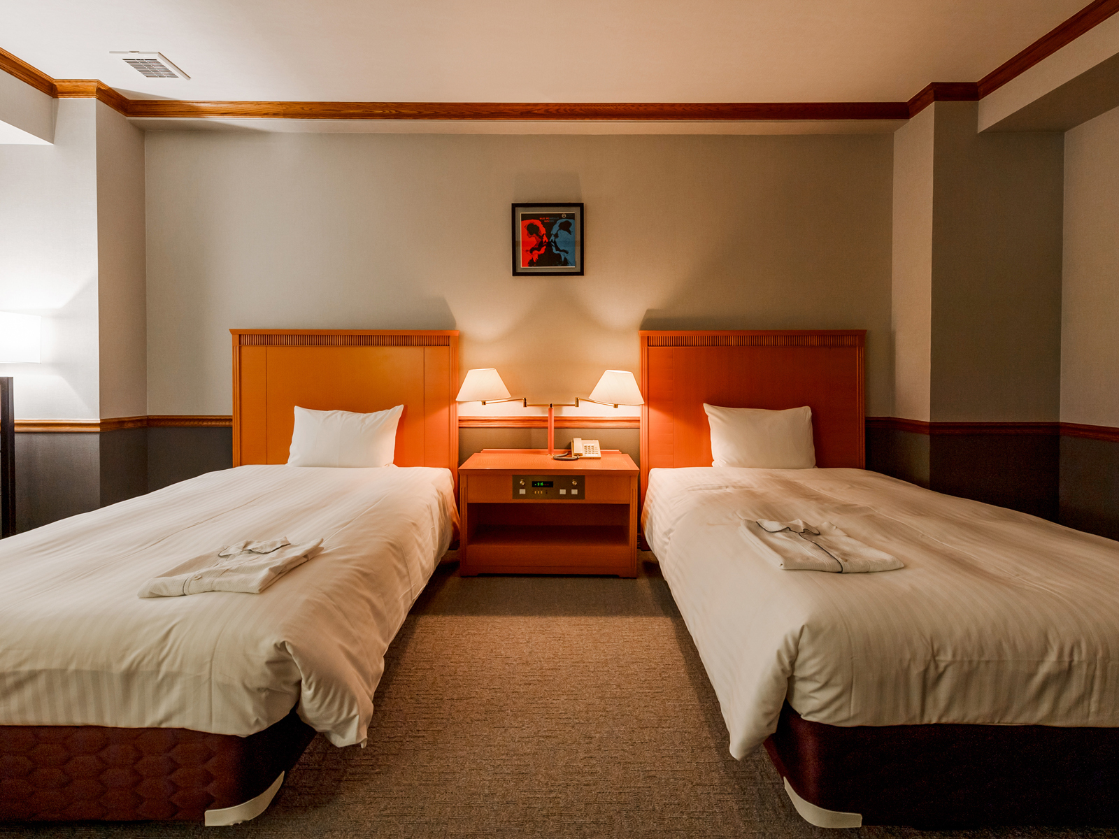 【喫煙】ツイン23㎡(本館ステーションウィング) | ホテル アザット 那覇