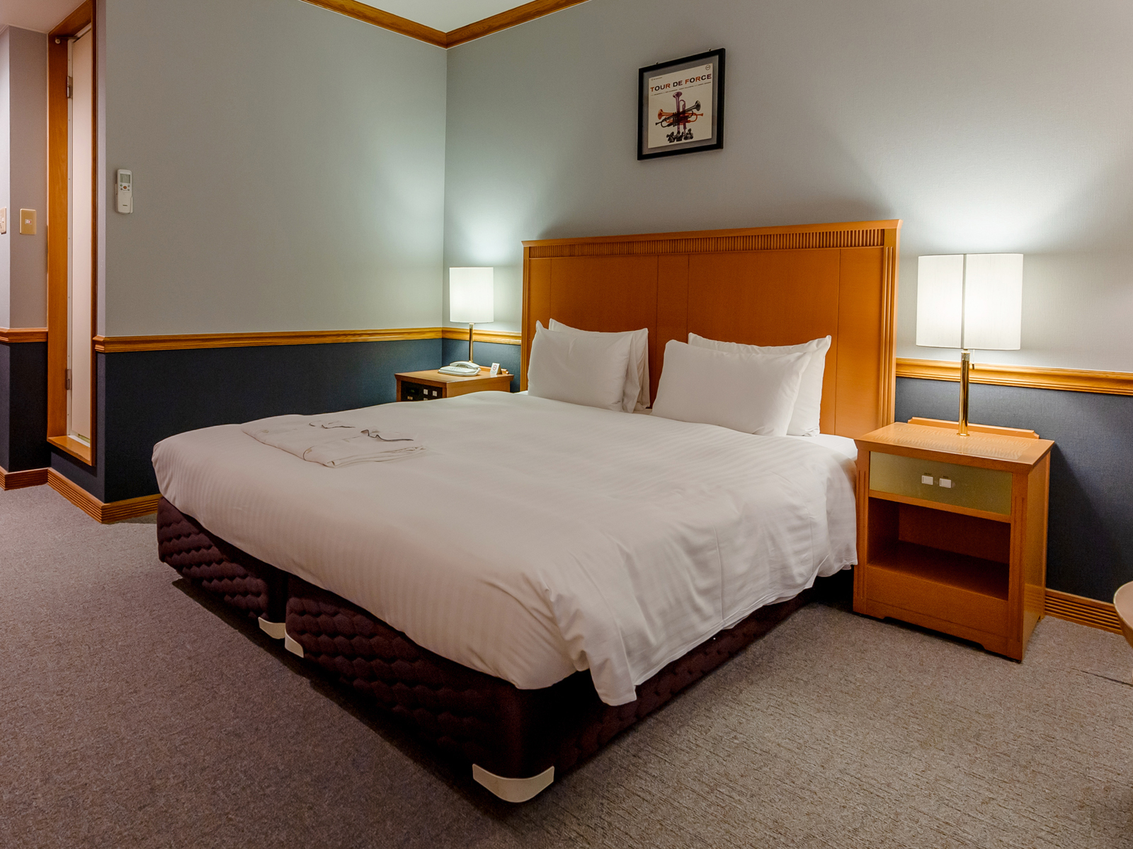 【禁煙】ダブル23㎡(本館ステーションウィング) | ホテル アザット 那覇