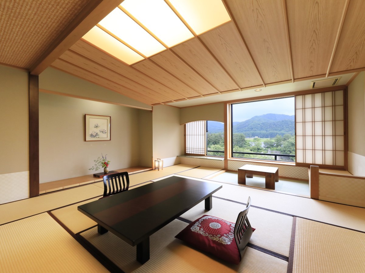 【薫風の館 茜】和室 12畳 | 緑翠亭 景水