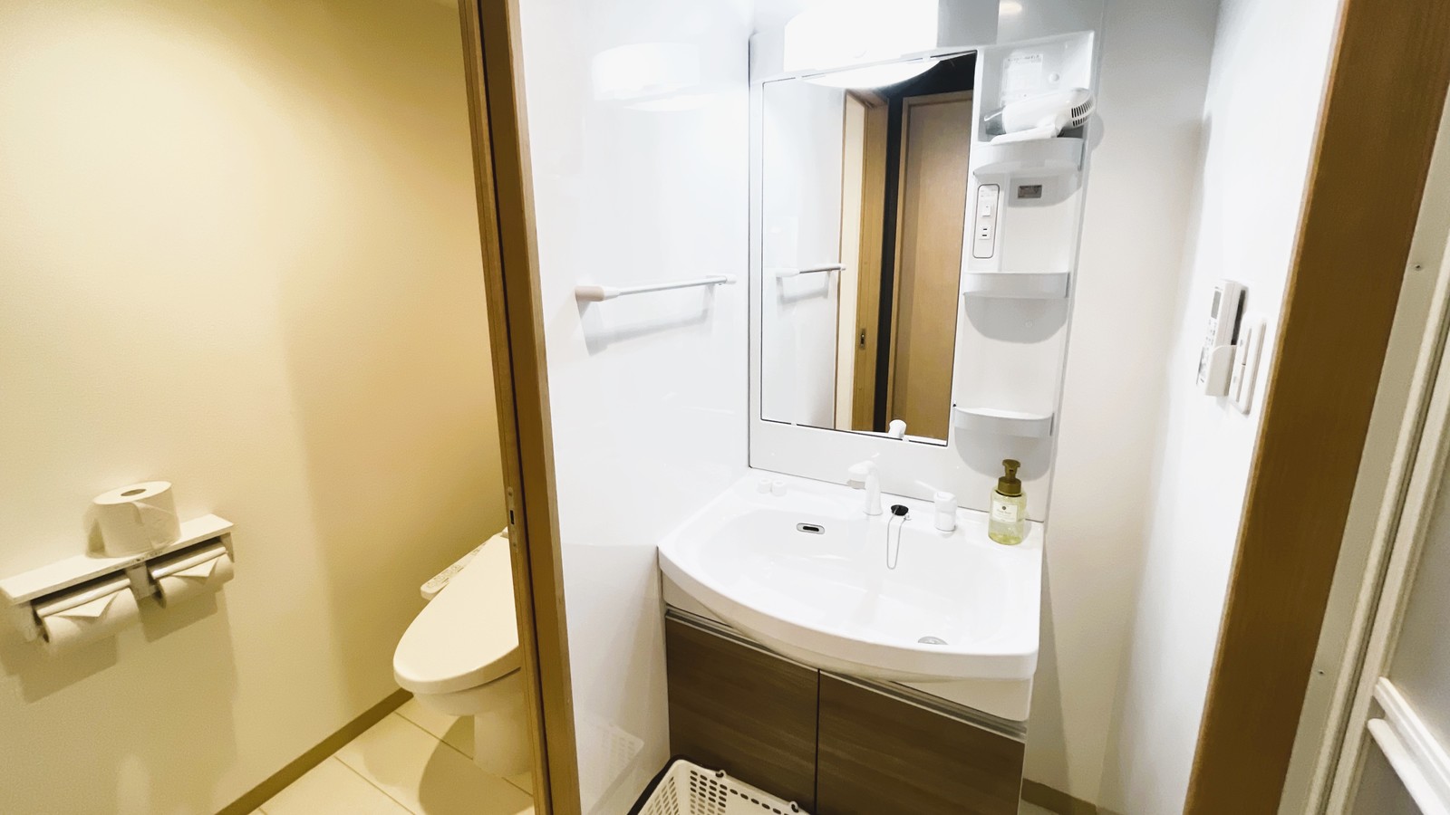 ダブルルーム 01 | BiBi Hotel コンベンションベイ