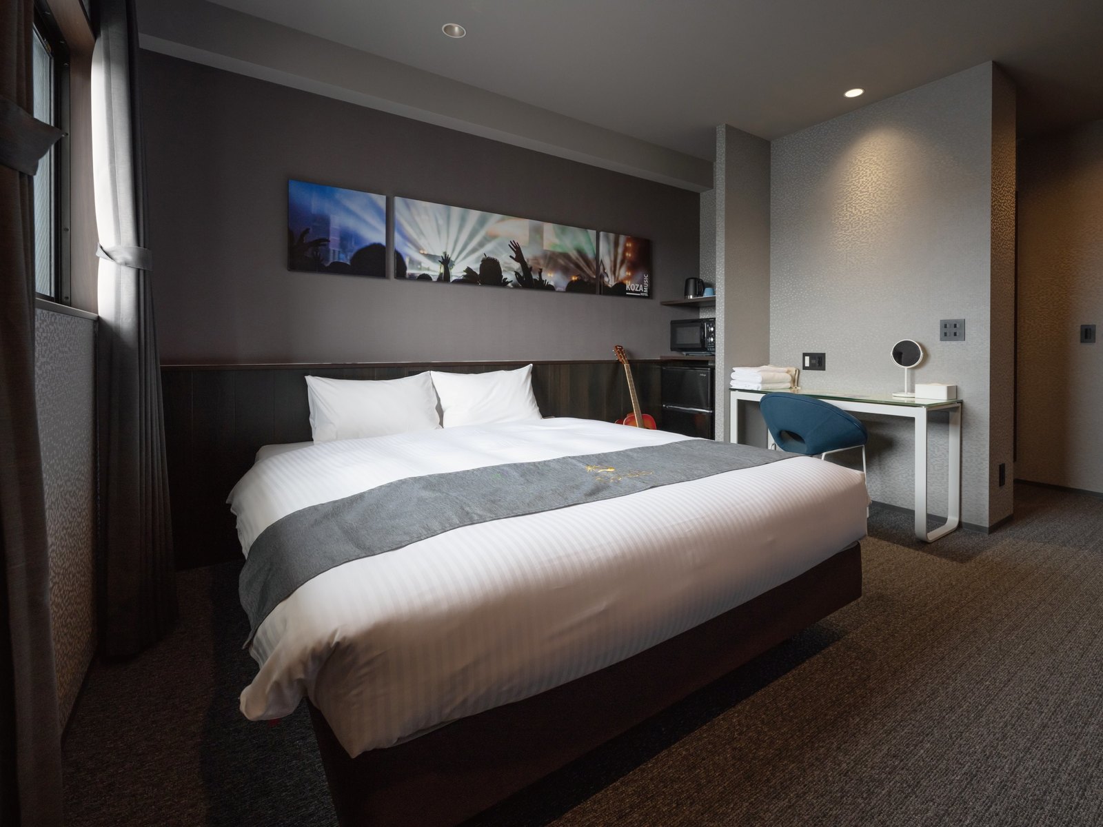 「ROCK」 クイーン | ミュージックホテル コザ by コルディオプレミアム