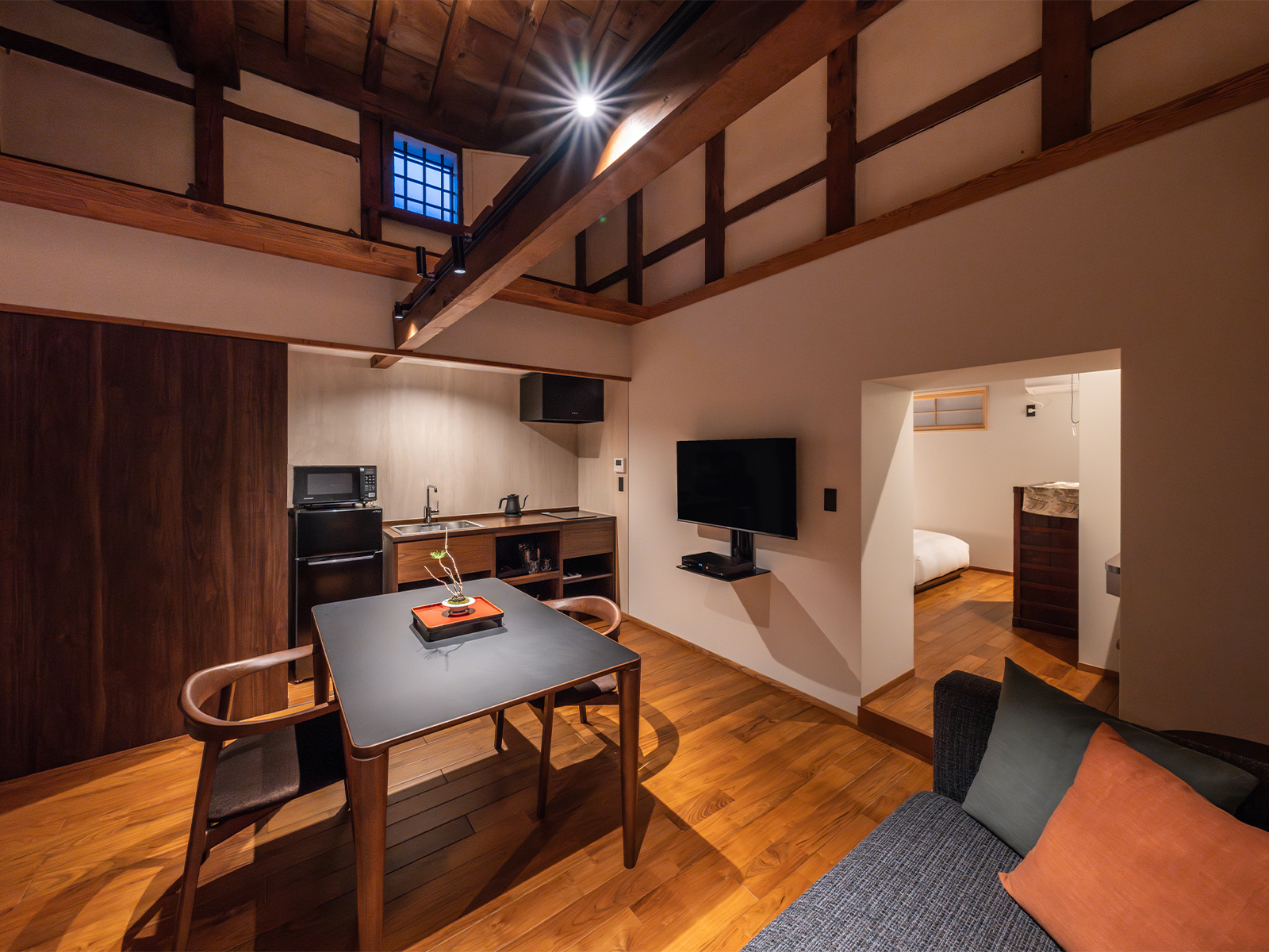 蔵鍵／KUROKAN：蔵を改装したスイートルーム 41平米 | オーベルジュほまち三國湊