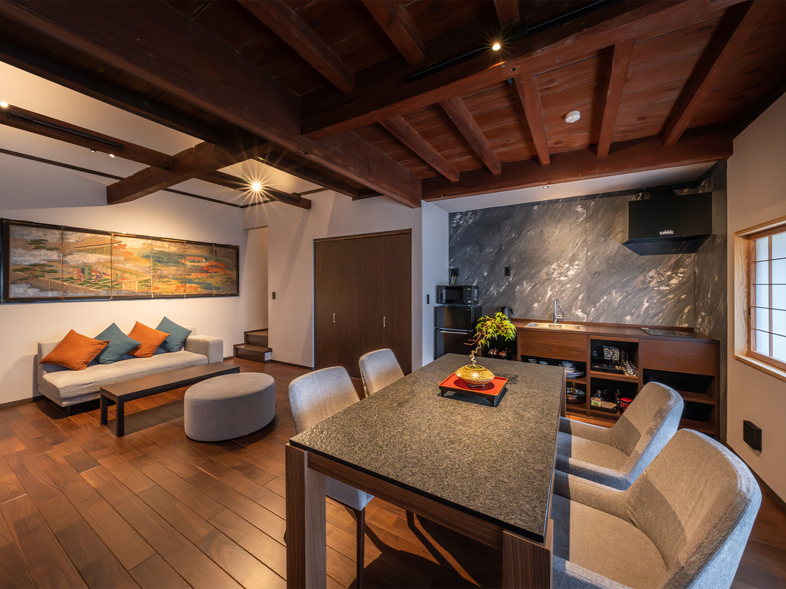 毘沙門／BISHAMON：町家の2階建てスイート86平米 | オーベルジュほまち三國湊