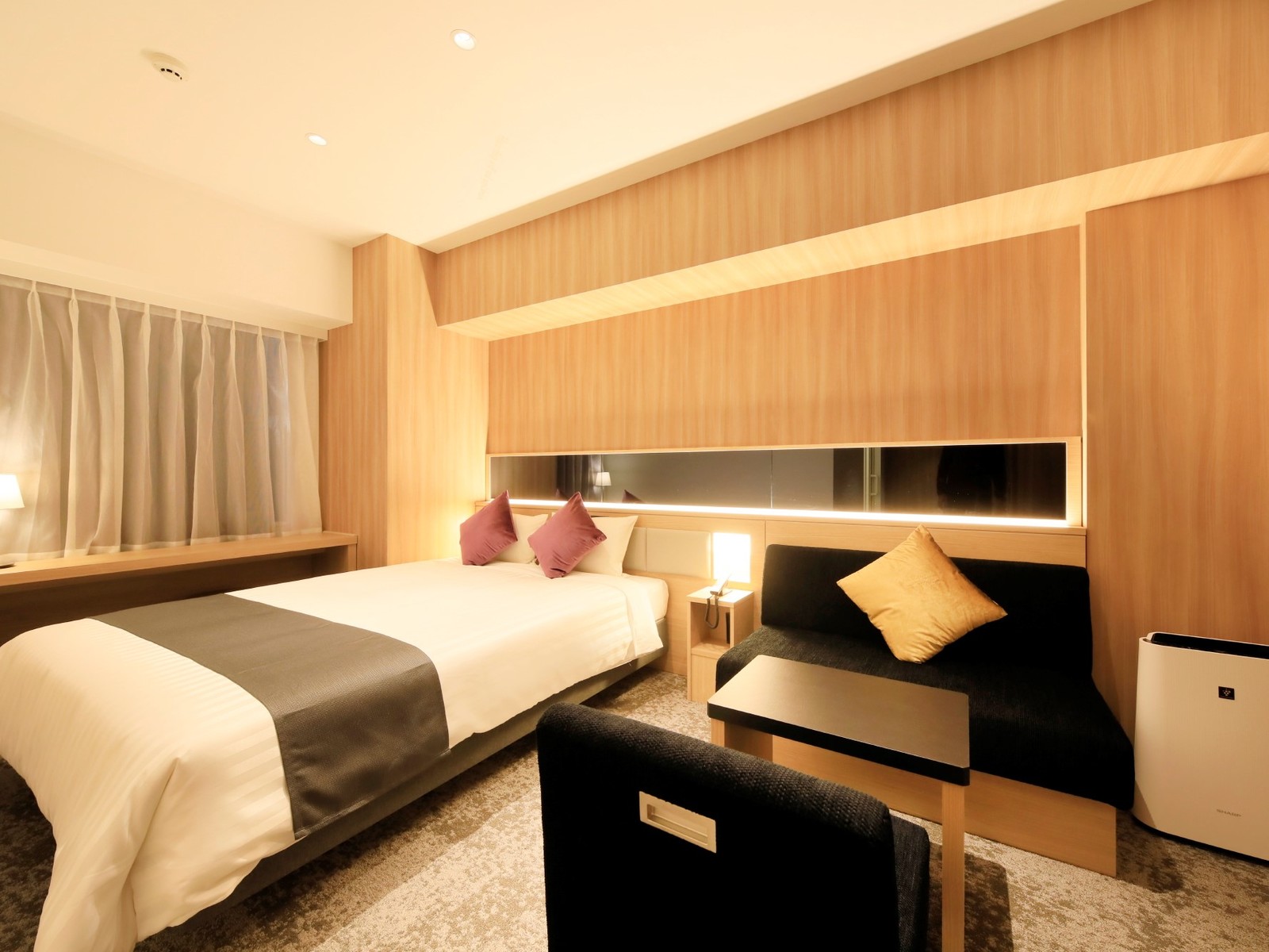 ユニバーサルルーム(禁煙) | クインテッサホテル福岡天神 Comic & Books