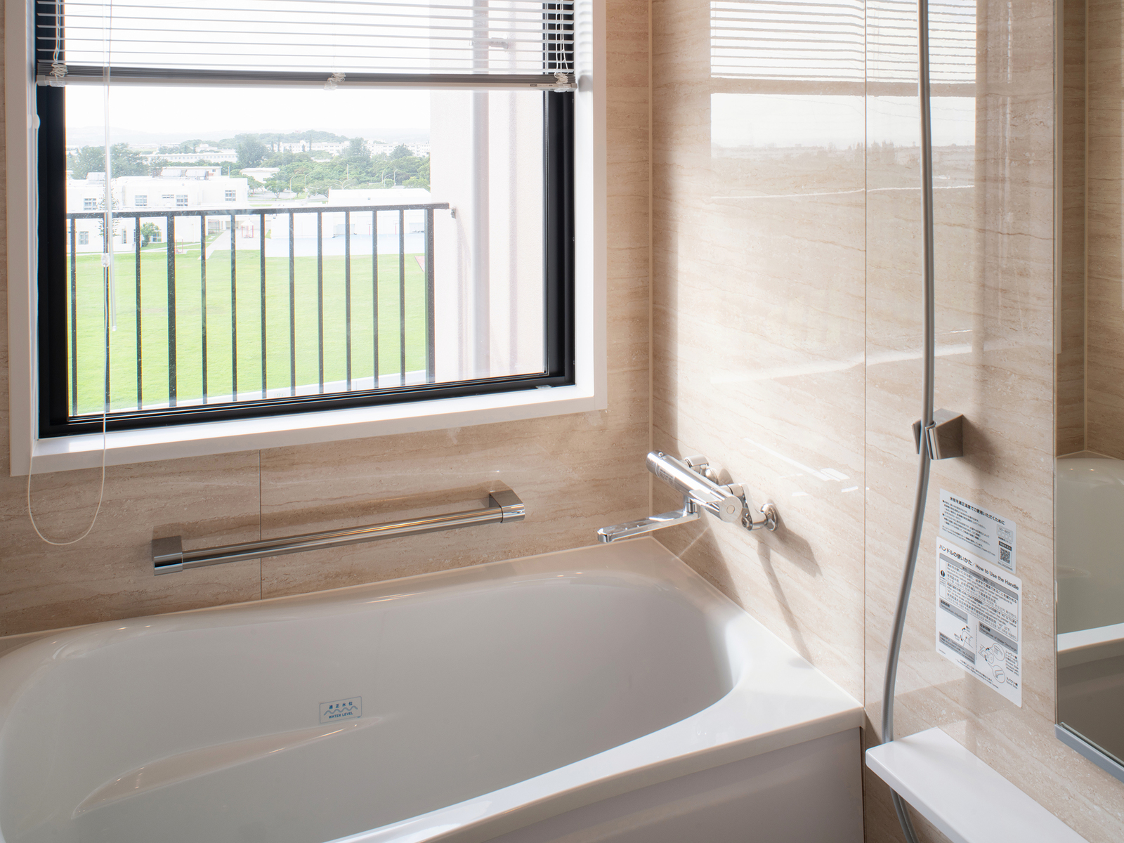 デラックスルーム 03 | レフ沖縄アリーナ by ベッセルホテルズ