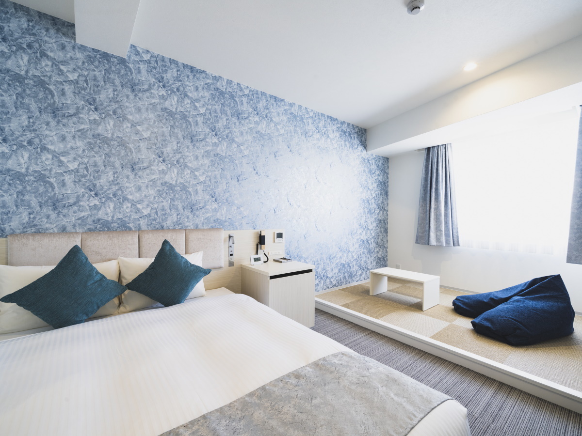 ダブルルーム【禁煙】２１平米 | レンブラントスタイル那覇