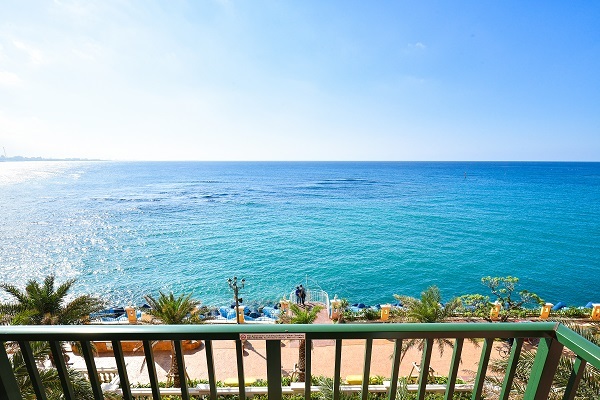 別館 デラックスオーシャンフロント禁煙 01 | ベッセルホテルカンパーナ沖縄