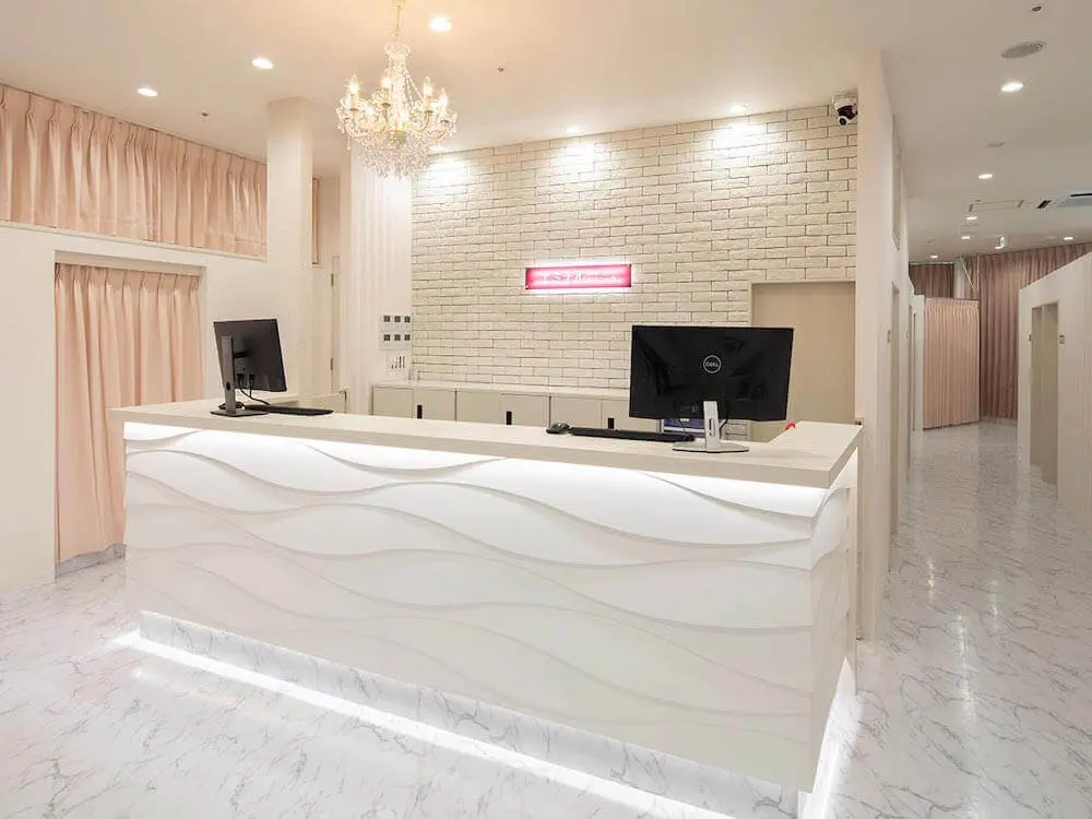 エミナルクリニック銀座院の受付カウンター