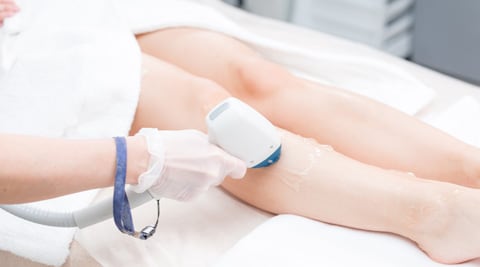 湘南美容クリニックの照射風景