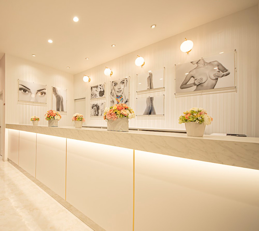 TCB東京中央美容外科渋谷東口院の受付カウンター