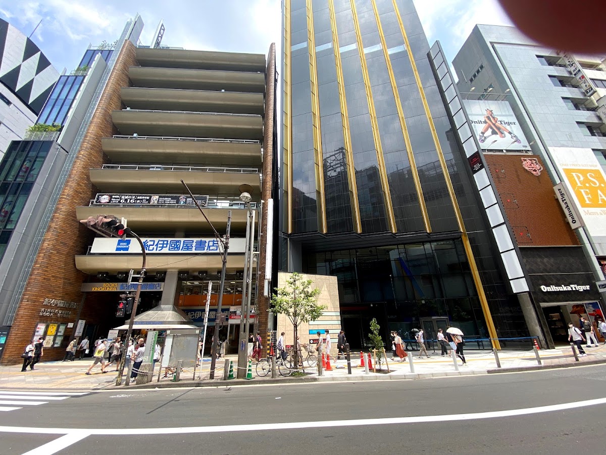 あおばクリニック新宿院の外観ビル