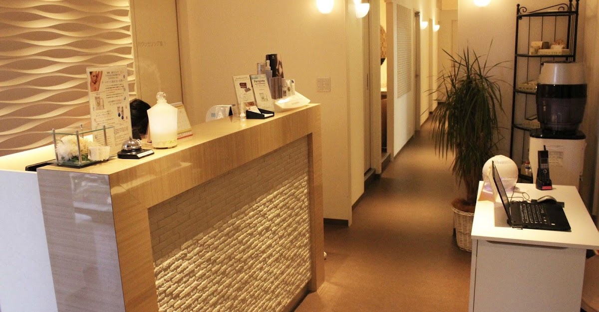 クレアクリニック新宿院の受付カウンター