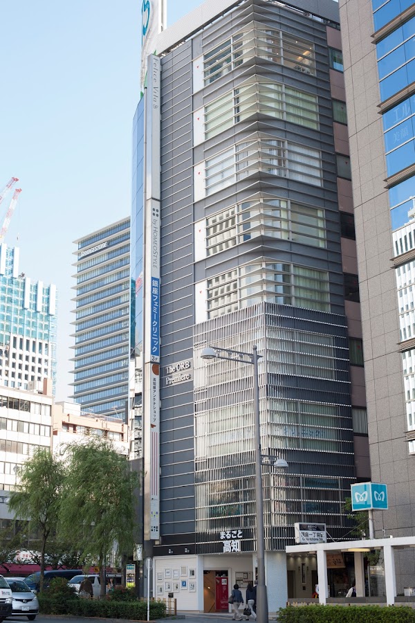 フェミークリニック銀座院の外観ビル