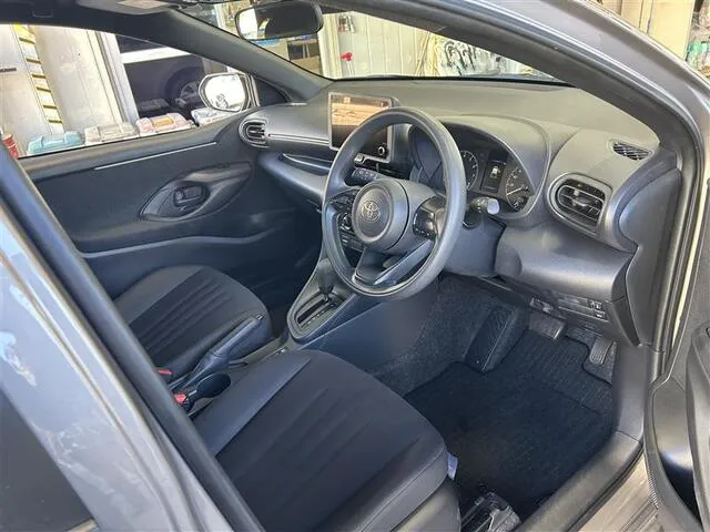 コンパクト（ヤリス 確約）プランNo.11934 | なはレンタカー | 参考写真2