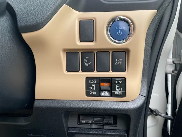 Minivan（TOYOTA VOXY 7 SEATER/TOYOTA ALPHARD 7 SEATER/TOYOTA noah/Esquire/ELGRAND 同等級） (plan : 11096) | Cococar Rental | 参考写真5