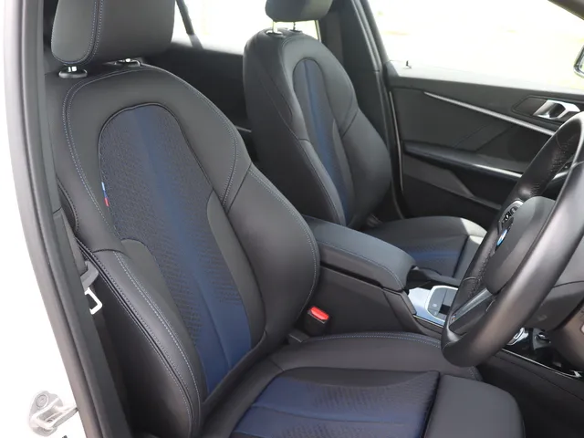 外車(輸入車)・高級車（BMW 118 i Msport 確約）プランNo.14702 | ユニバースレンタカー那覇空港店 | 参考写真4