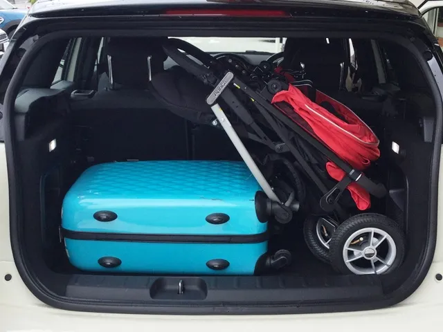 外車(輸入車)・高級車（MINI クラブマン 確約）プランNo.11653 | ユニバースレンタカー | 参考写真2