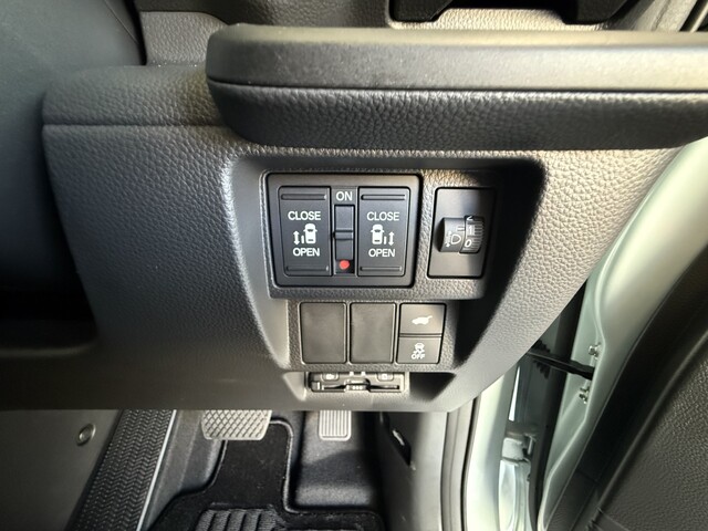 ワゴン（7～8名乗り）（ステップワゴン ハイブリッド 確約）プランNo.13649 | HondaCars沖縄レンタカーてだこ浦西駅前店 | 参考写真4