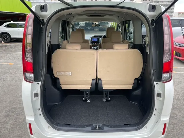 Minivan（TOYOTA VOXY 7 SEATER/TOYOTA ALPHARD 7 SEATER/TOYOTA noah/Esquire/ELGRAND 同等級） (plan : 11096) | Cococar Rental | 参考写真4