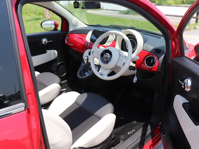 外車(輸入車)・高級車（FIAT 500C TwinAir DOLCEVITA 確約）プランNo.11598 | ユニバースレンタカー | 参考写真9