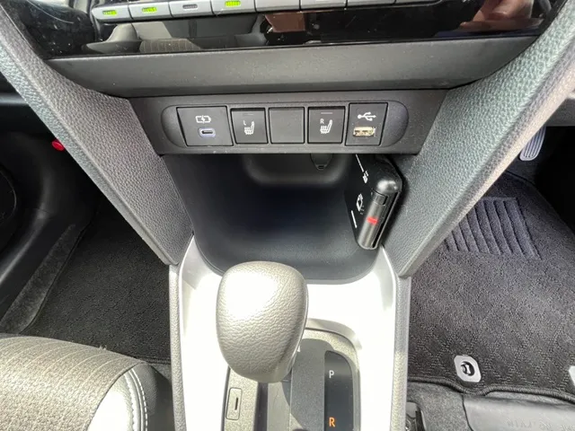 SUV（ヤリスクロスHYBRID 確約）プランNo.12335 | フジレンタカー那覇営業所 | 参考写真4