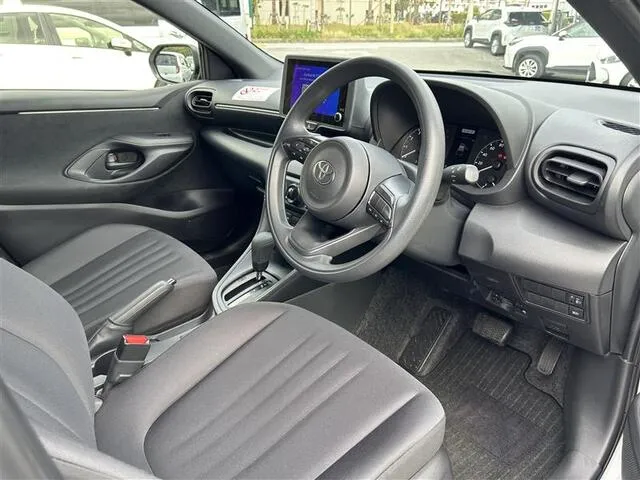 コンパクト（ヤリス 他）プランNo.11104 | カヌチャレンタカー | 参考写真3