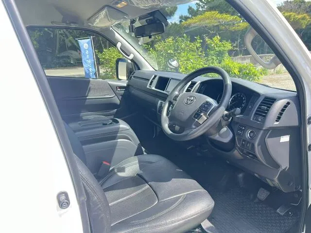 ワゴン（9～10名乗り）（ハイエースGL 確約）プランNo.12155 | 51レンタカー | 参考写真1