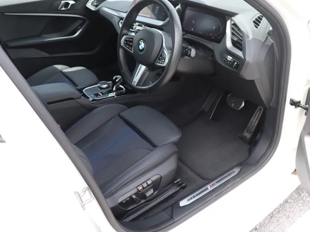 外車(輸入車)・高級車（BMW 118 i Msport 確約）プランNo.14702 | ユニバースレンタカー那覇空港店 | 参考写真3